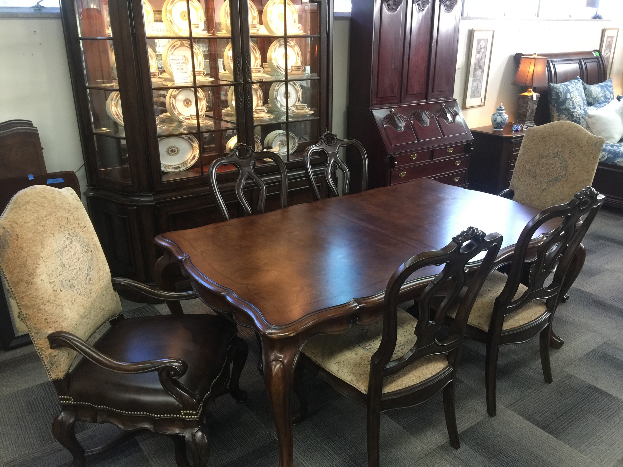 thomasville dining room tables
