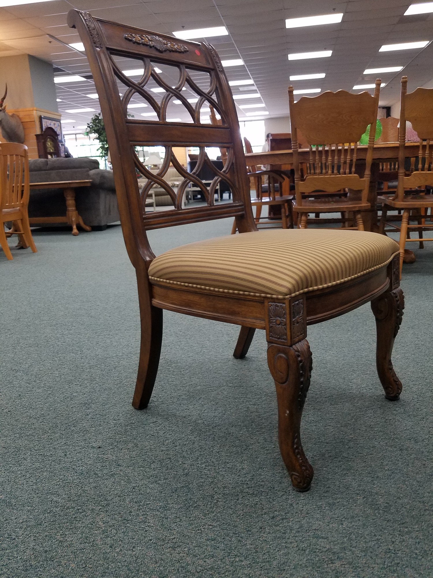 Table 4ch 1l Consign Furniture R E N O