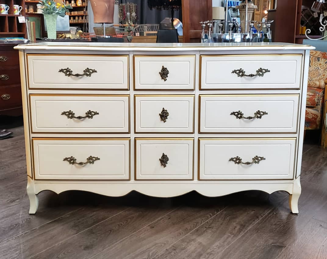 Dresser Fp 9 Drwr Gold Tr Found Furnishings