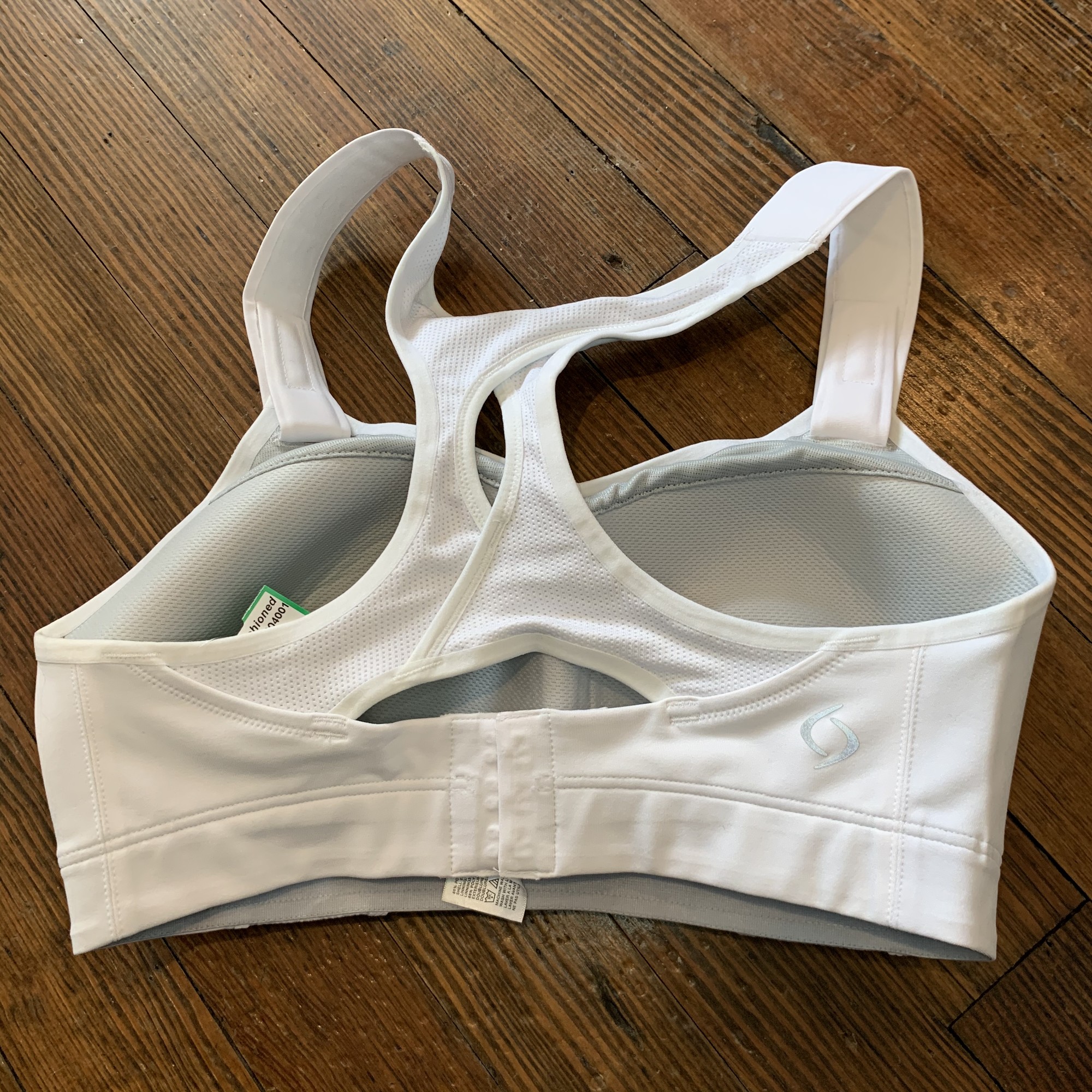 sports bra with velcro adjustable straps