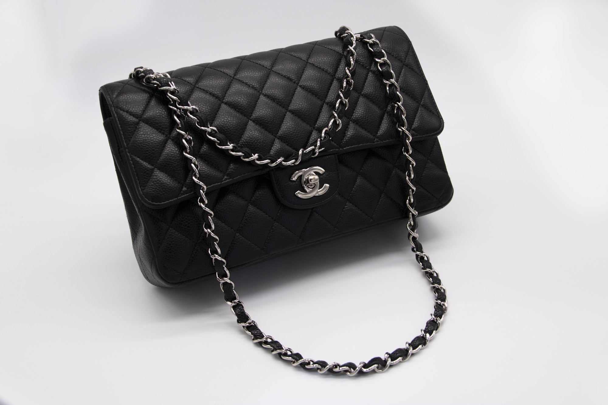 chanel black quilted bag silver chain