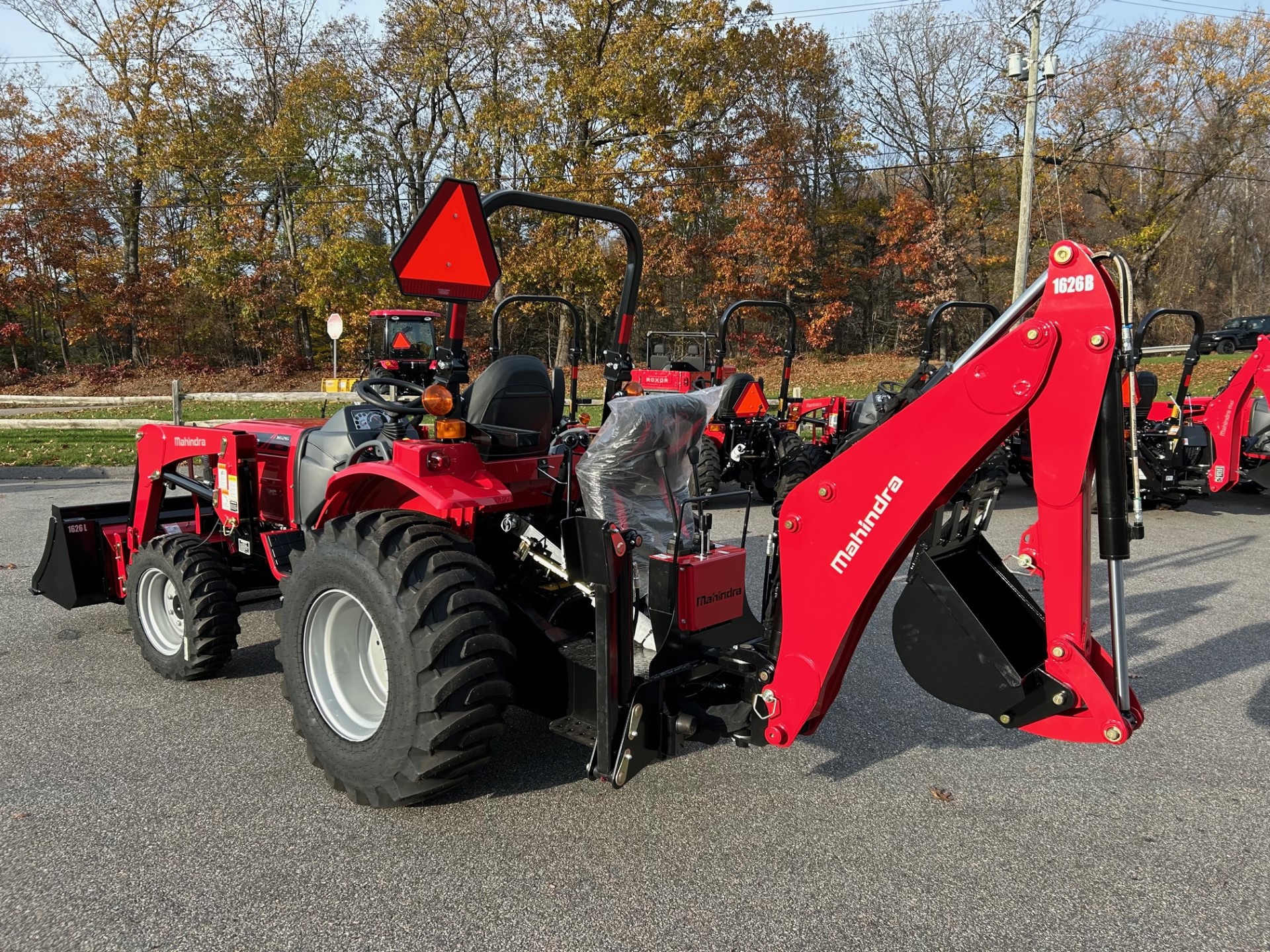 Mahindra 1626 with loader and backhoe Material handling loaders for