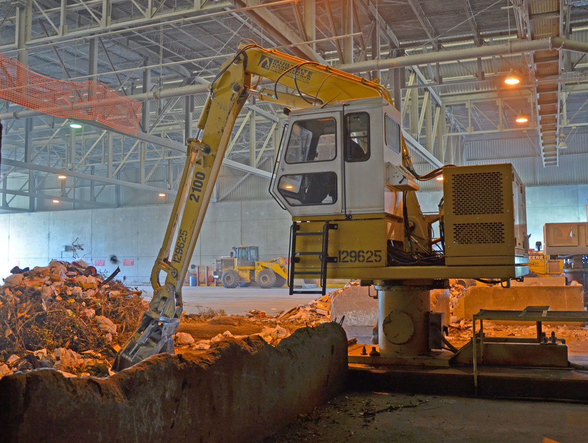 Builtrite Model 2100-SE | Material handling loaders for all needs
